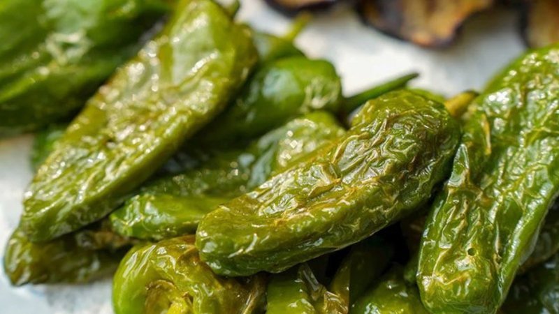 Yağ çekmeyen biber kızartması: Bir kağıt havlu yetiyor...