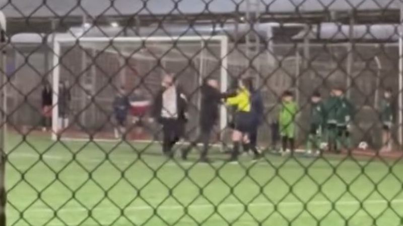 Kocaeli'de U12 maçında skandal: Kadın hakeme antrenör saldırısı