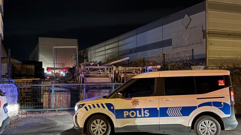 Kayseri'de fabrikaya sıçrayan yangın büyümeden söndürüldü