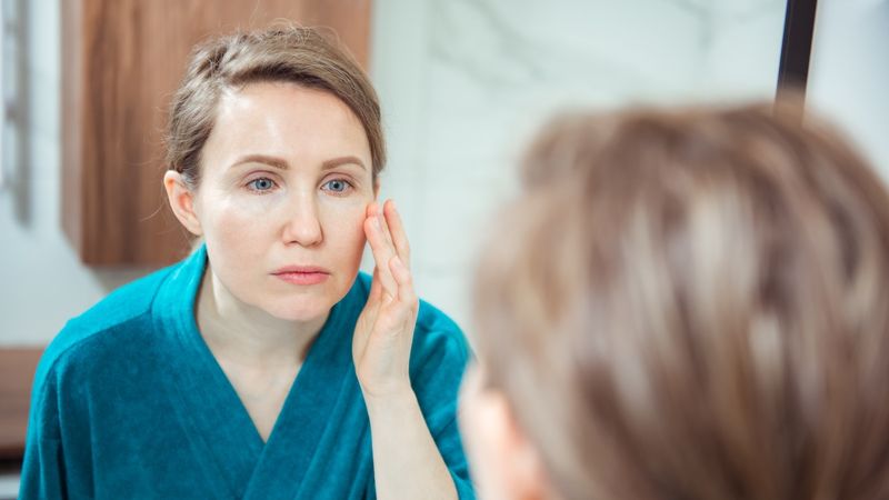 Kortizol yüzü nedir? Gerçek mi, nasıl görünür?