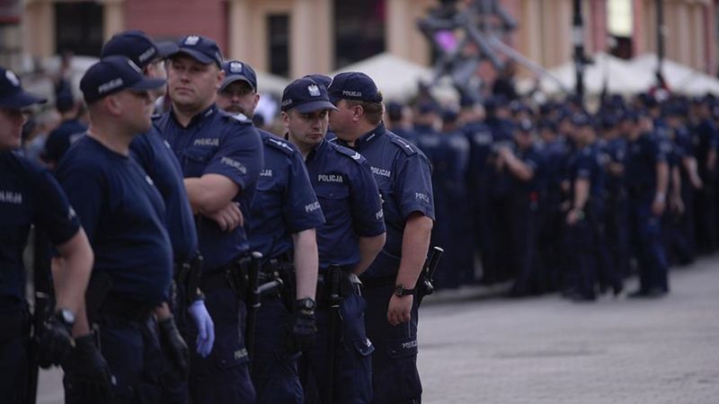 Polonya’da terör saldırısı planlayan genç tutuklandı