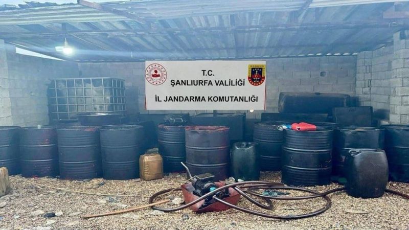 Şanlıurfa'da kaçak akaryakıt operasyonu: 3 bin 900 litre ele geçirildi