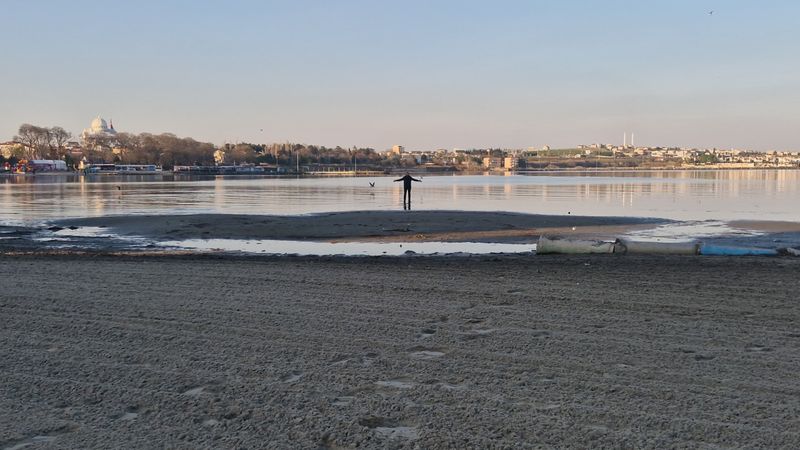 Tekirdağ’da deniz suyu yaklaşık 20 metre çekildi