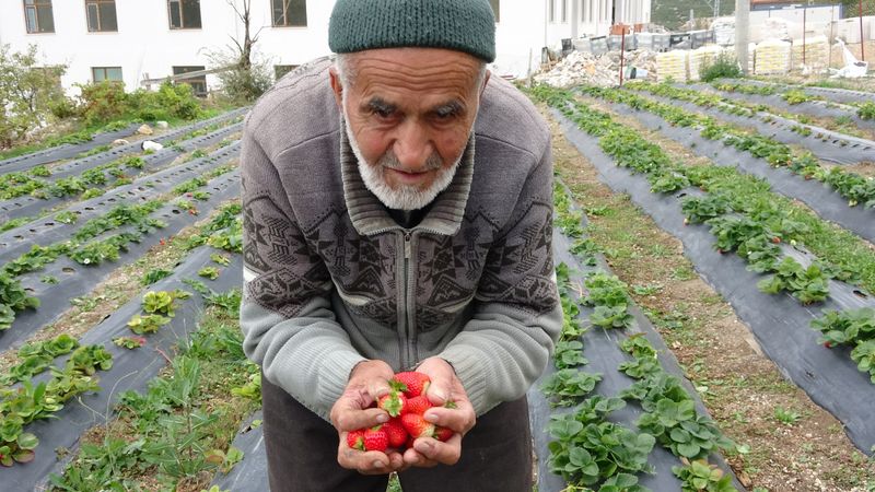 Isparta'da Hayır Bahçesi’nin emektar sahibi İbrahim dede, son yolculuğuna uğurlandı