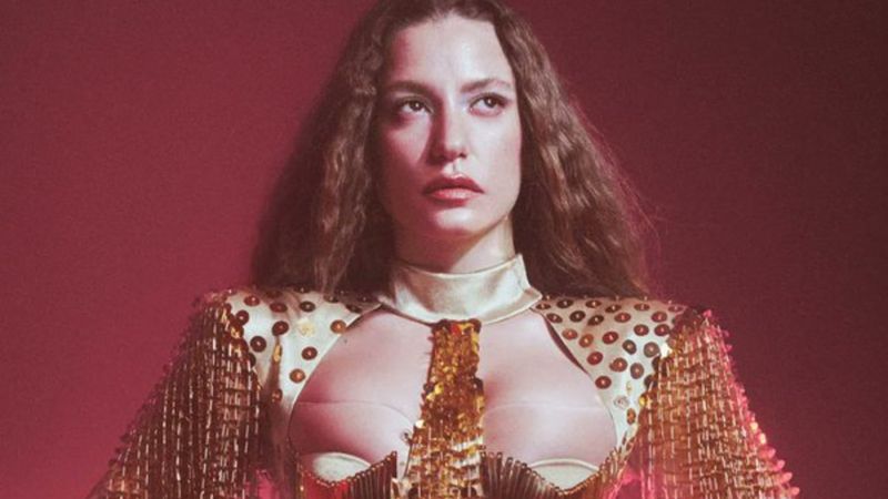 Serenay Sarıkaya sevgilisi Mert Demir ile davette