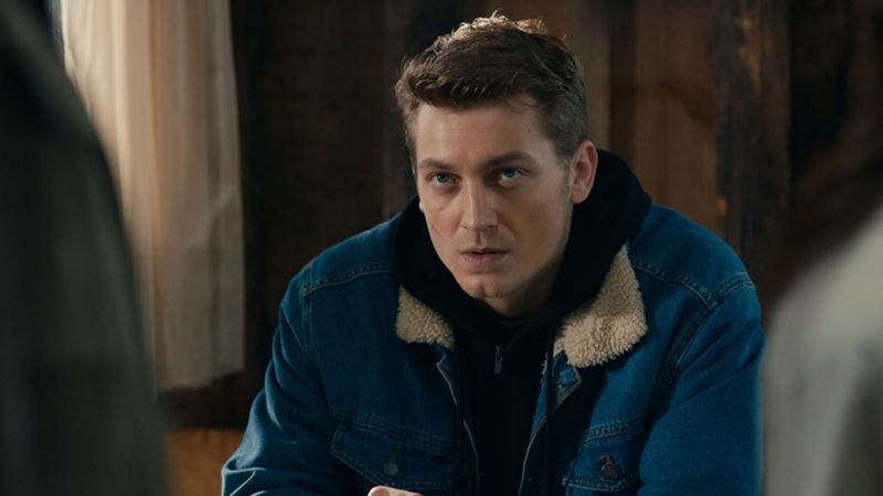 Taşacak Bu Deniz'in İso'su marjinal çıktı! Sırtındaki devasa dövme...