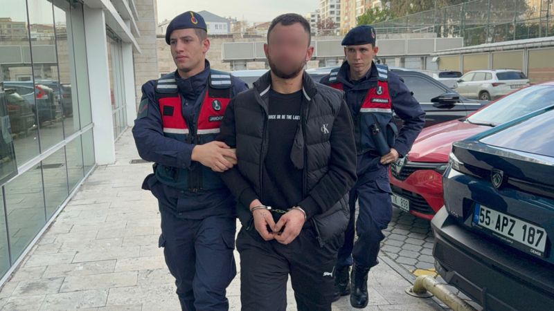Samsun'da ailesini makasla tehdit etti: Tutuklandı