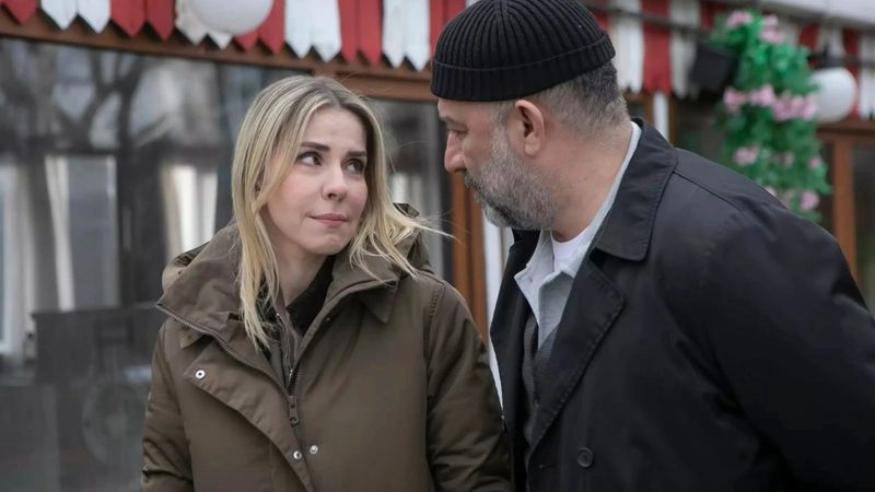 Arka Sokaklar'da tatlı aksiyon! Mesut iğneli, Selin tripli...