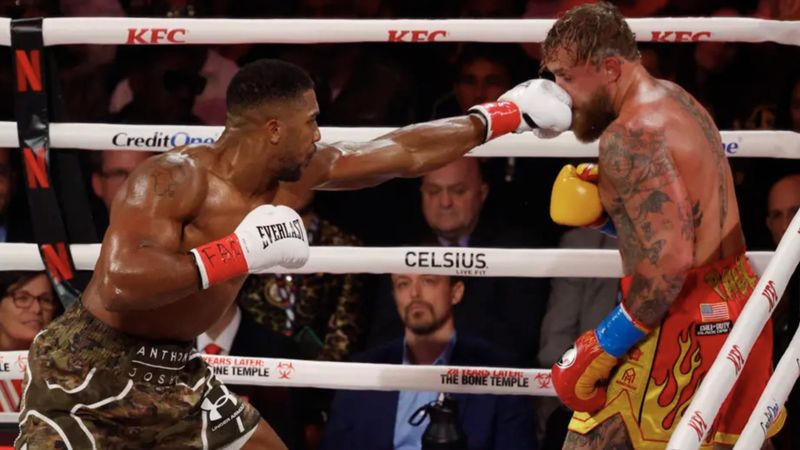 Jake Paul-Anthony Joshua maçında nakavt: 6. rauntta işi bitirdi