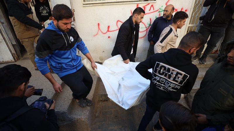 Gazze'de can kaybı 70 bin 925'e yükseldi