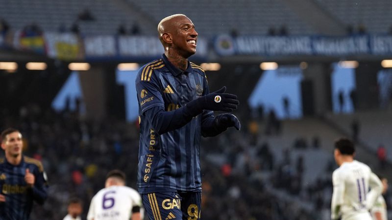 Anderson Talisca gollerine devam ediyor