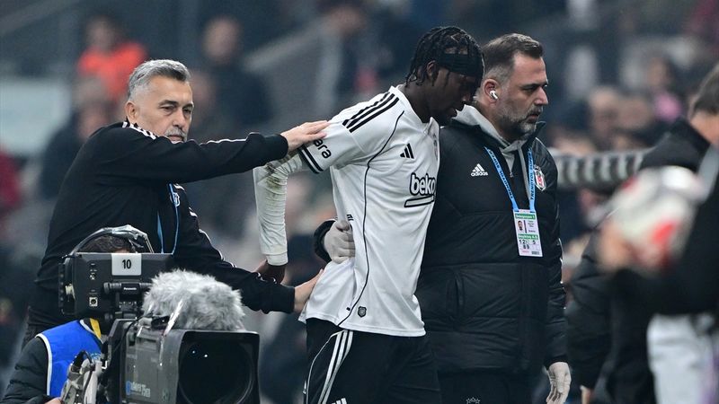Beşiktaş'ta Tammy Abraham maça devam edemedi