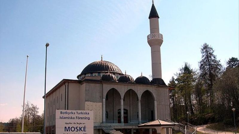 İsveç'te Stockholm Camisi'ne saldırıldı