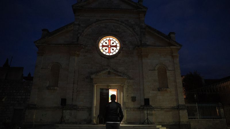 Suriye’de devrimle beraber 14 yıl aranın ardından Noel ışıklandırması yapıldı