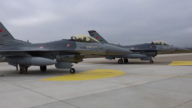 Türk Hava Kuvvetleri’nden Karadeniz’de eğitim uçuşu