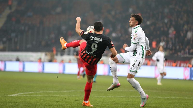 Çorum FK, Sakaryaspor'u yendi