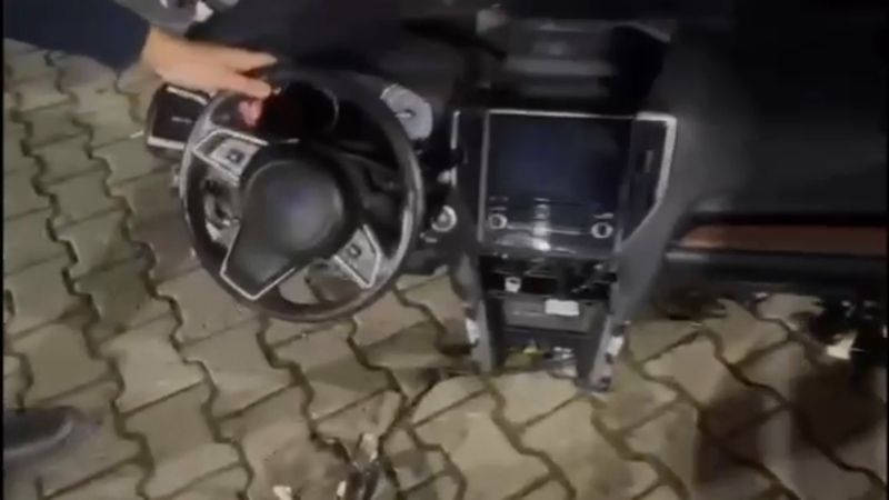 Bursa'da gümrük kaçağı otomobil parçası bulundu