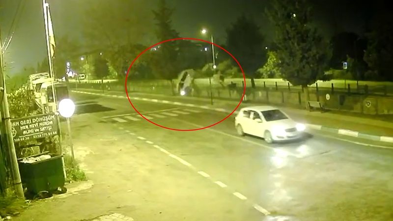 Bursa'da kontrolden çıkan minibüs dereye uçtu