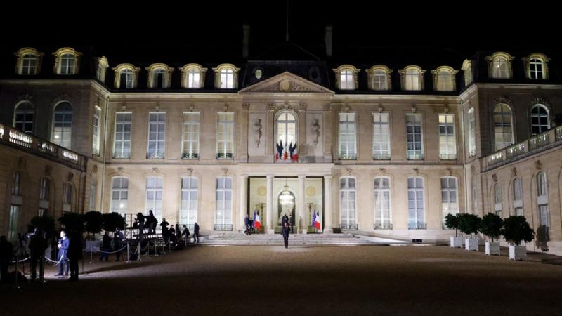 Paris'te bu kez Elysee Sarayı soyuldu: Gümüşçübaşı binlerce euroluk takımlarla yakalandı