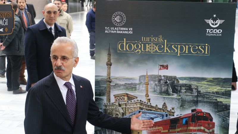 Abdulkadir Uraloğlu: Doğu Ekspresi ile seyahat tutkunlarına Anadolu'nun büyüsünü yaşatacağız