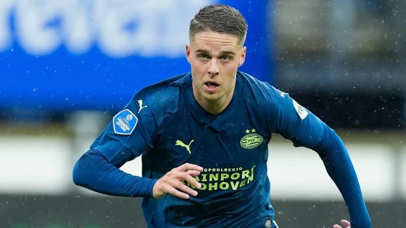 Fenerbahçe'de Joey Veerman transferi beklemeye alındı