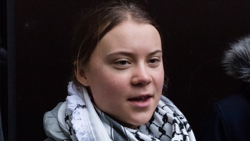 Aktivist Greta Thunberg, Londra'daki Filistin eyleminde gözaltına alındı