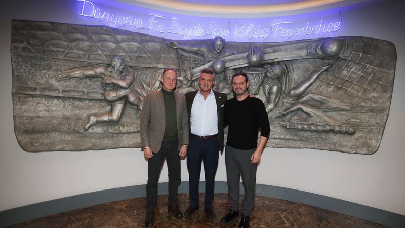 Fenerbahçe'nin voleybol şube teknik koordinatörü Ali Peçen oldu