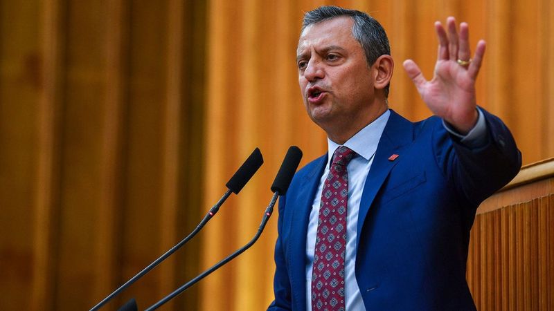 Özgür Özel'den asgari ücret açıklaması: 2026 geçim değil seçim yılıdır