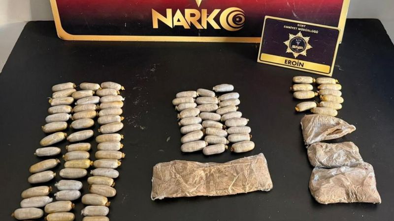 Siirt'te midelerinde uyuşturucu bulunan 4 şüpheli tutuklandı