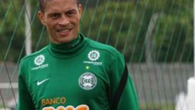 Alex'in rakibi Ronaldinho