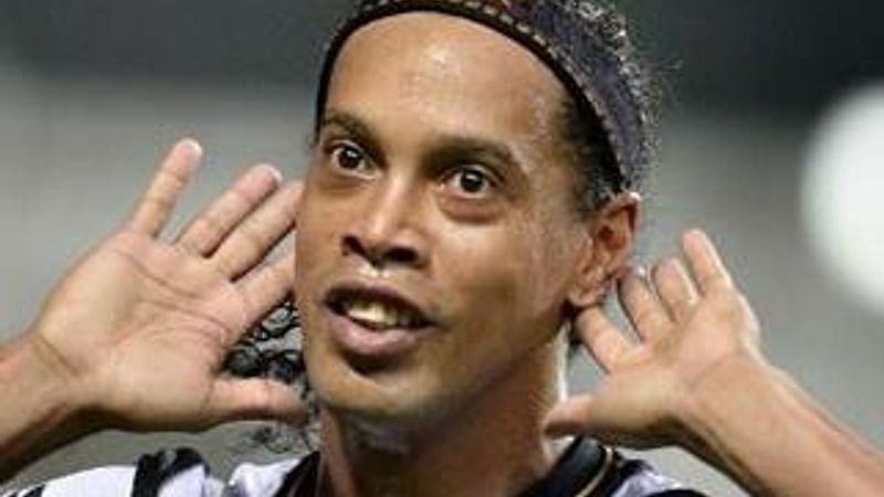 Ayhan Yeşilbaş: Ronaldinho Beşiktaş'a gelmek istiyor