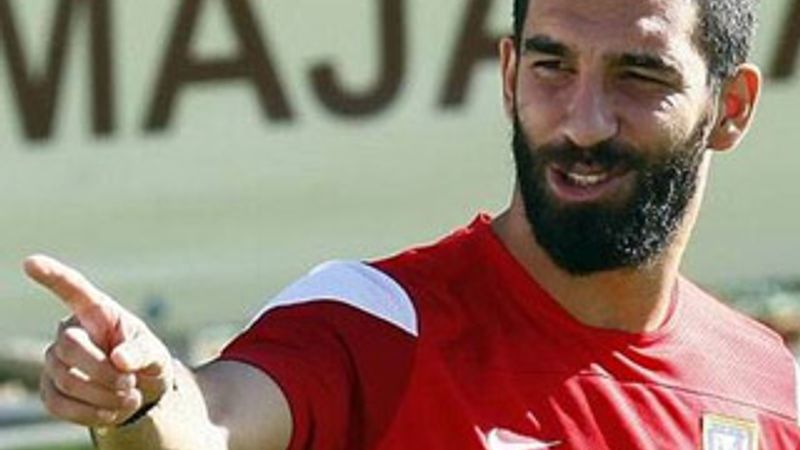 Manchester United Arda Turan'ın peşinde