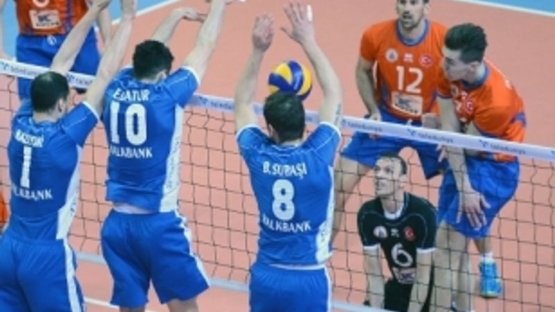 Halkbank namağlup zirvede