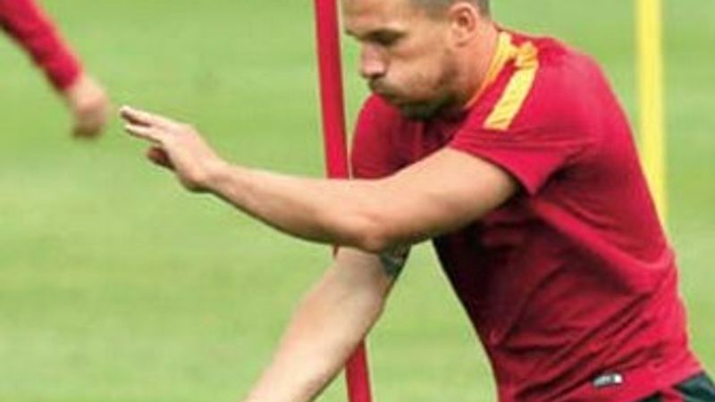 İşte Lukas Podolski ile Van Persie'nin forma numaraları