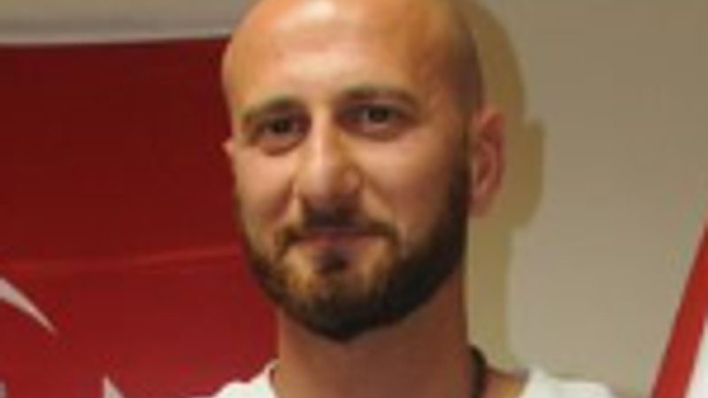 Yunanlılar Atatürk pozundan rahatsız oldu