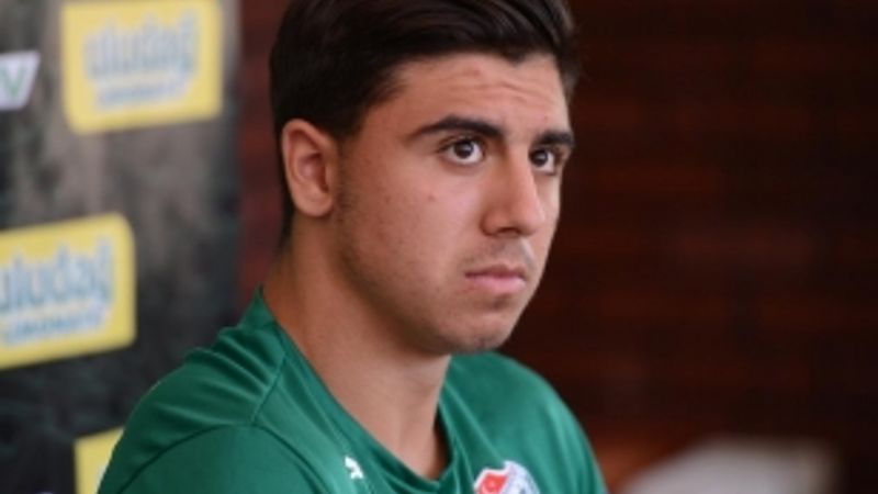 Ozan Tufan-Van Persie capsi güldürdü