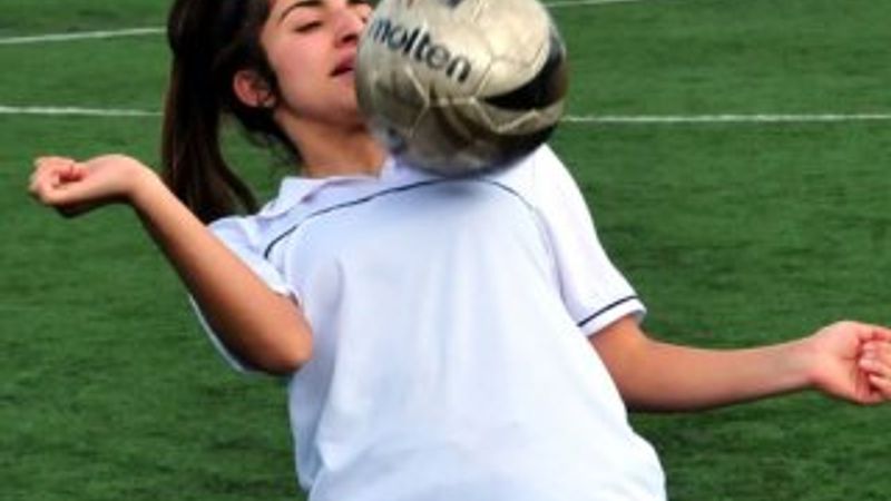 Büşra Yılmaz 15 maçta 43 gol attı