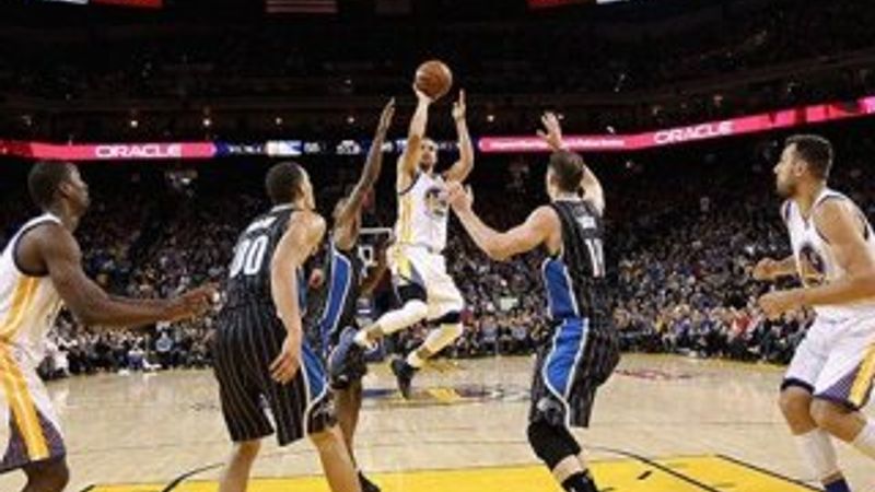 Warriors ve Curry'nin rekor maçı