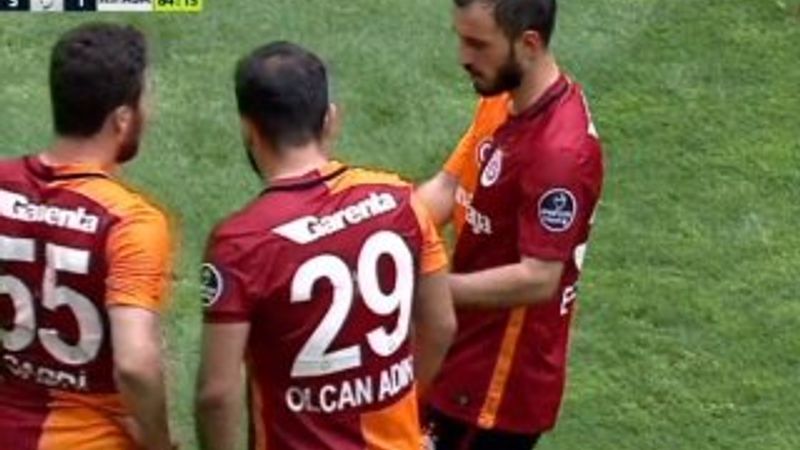 Sabri Sarıoğlu kaptanlığı kabul etmedi