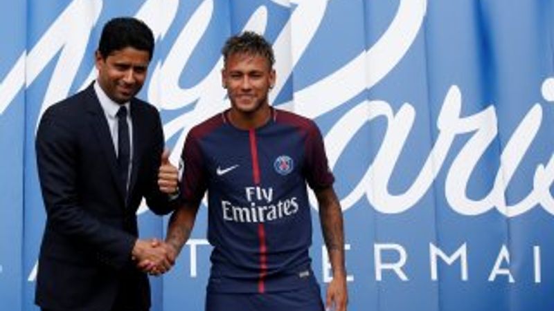 Neymar PSG'ye imzayı attı