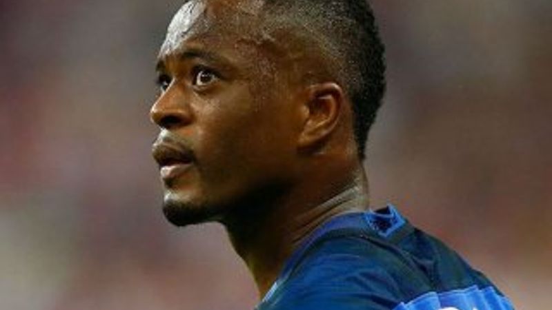 Evra Galatasaray taraftarına teşekkür etti