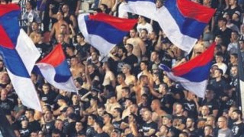 Sırplar Beşiktaş maçında ırkçı tezahürat yaptı