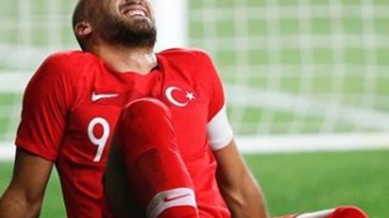 Cenk Tosun 1 ay sahalardan uzak kalacak