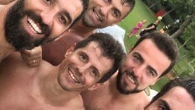 Volkan, Burak, Emre ve Arda'dan tatil pozu