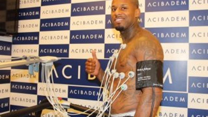 Beşiktaş'ta Lens fazla kilolarıyla dikkat çekti