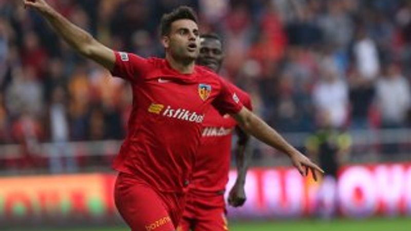 Galatasaray'dan Deniz Türüç için yeni teklif