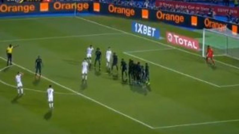 Mahrez'in frikik golüyle Cezayir finale çıktı