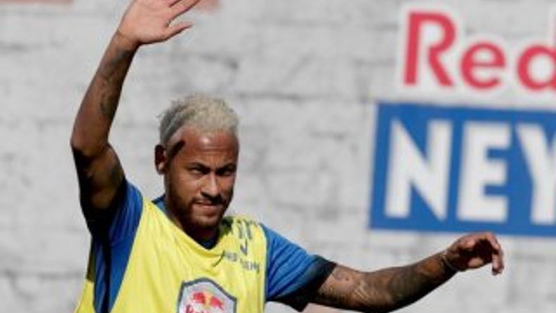 Neymar, Barça'ya gitmek için izin istedi