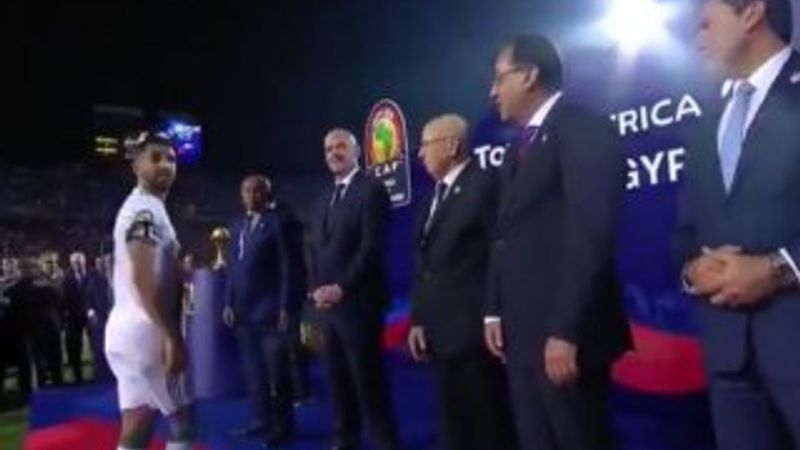 Mahrez, Mısır Başbakanı'nı görmezden geldi