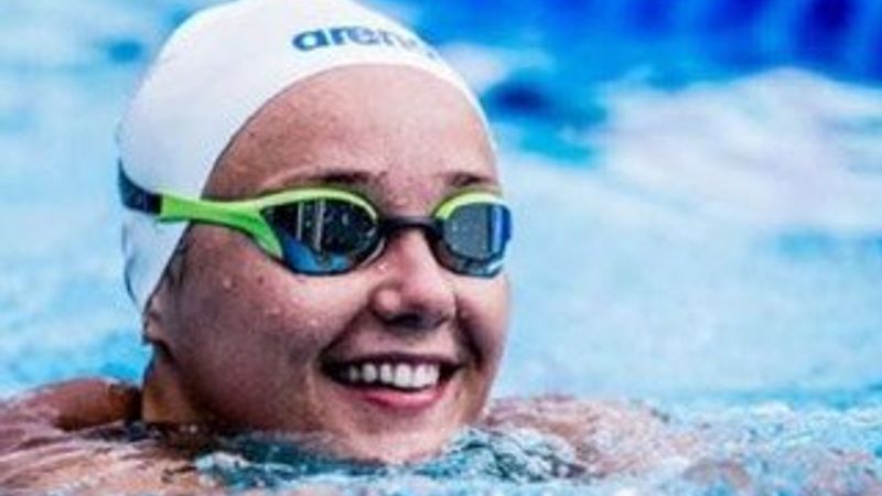 Milli yüzücü Victoria Zeynep Güneş'ten Olimpiyat vizesi